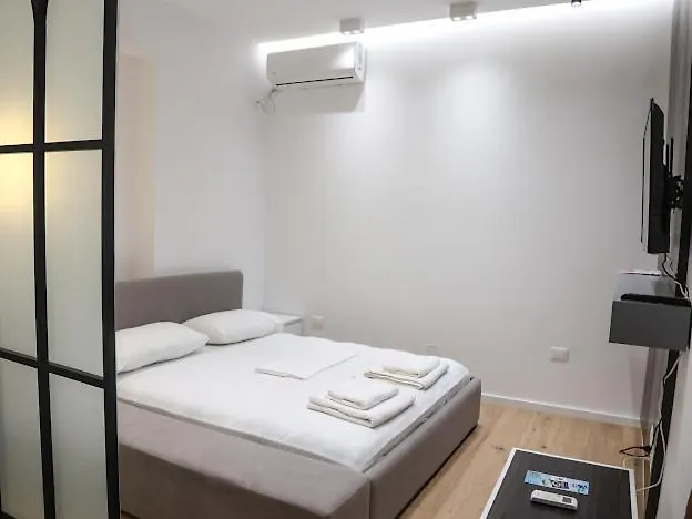 Central Apartment 티라나 알바니아